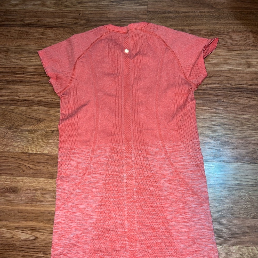 Lululemon swiftly tech short sleeve
